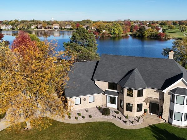 9605 S Muirfield Drive, Lakewood, IL 60014