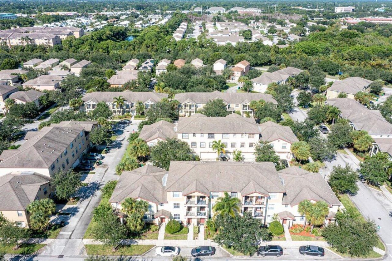 1890 SE Interlachen Drive, Port Saint Lucie, FL 34952 Photo