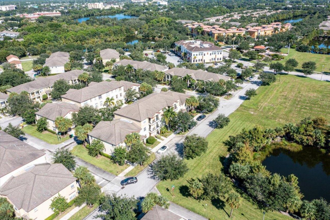 1890 SE Interlachen Drive, Port Saint Lucie, FL 34952 Photo