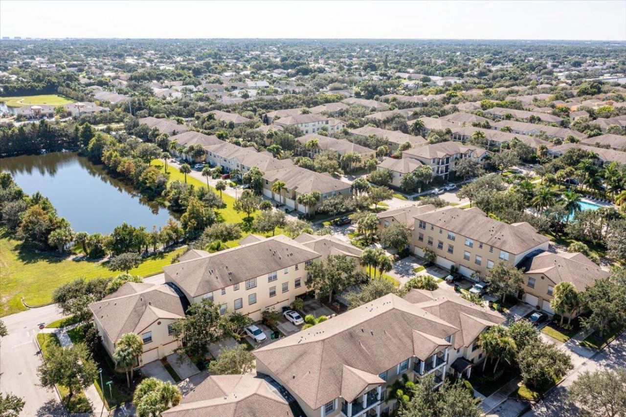 1890 SE Interlachen Drive, Port Saint Lucie, FL 34952 Photo