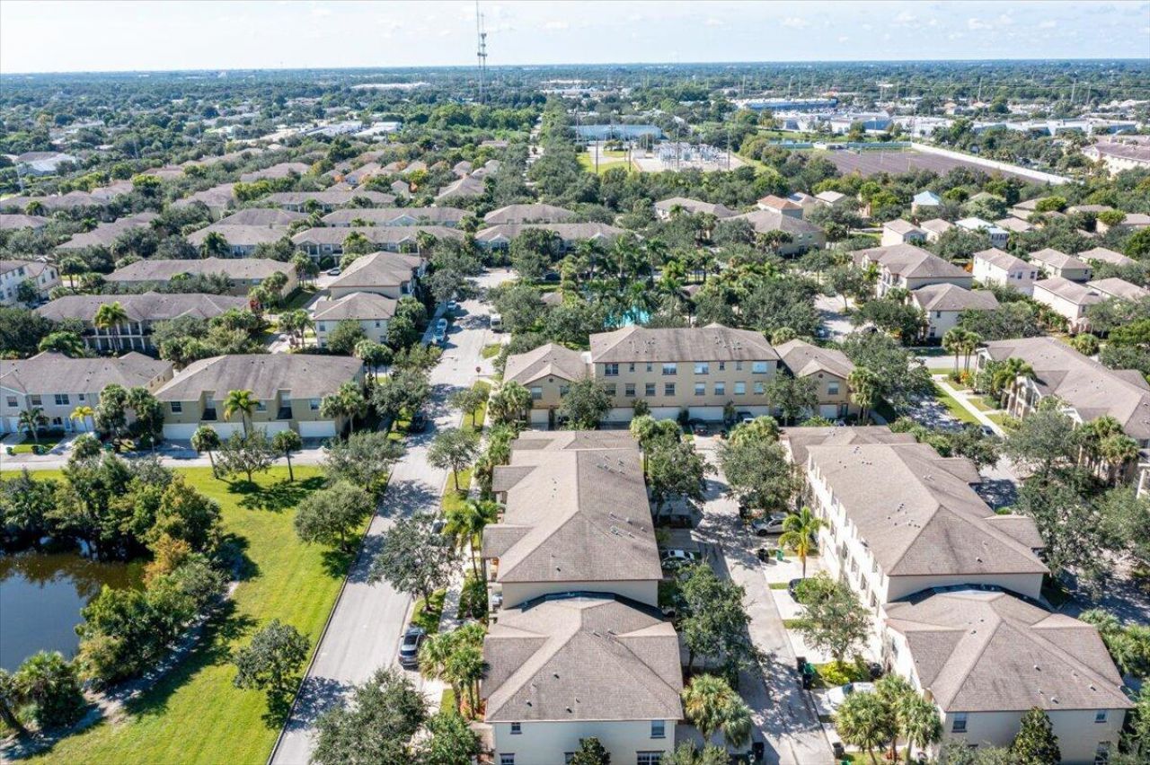 1890 SE Interlachen Drive, Port Saint Lucie, FL 34952 Photo