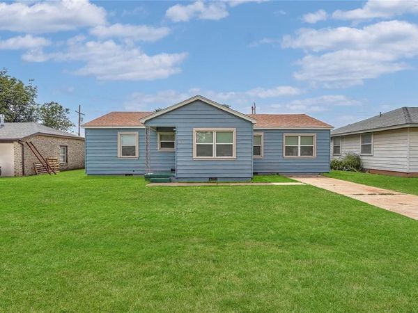 615 N Lowe , Hobart, OK 73651
