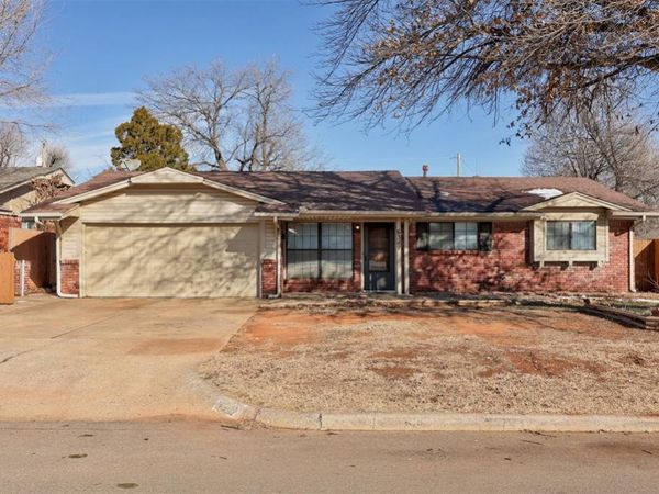 6341 N Hammond Avenue, Warr Acres, OK 73122