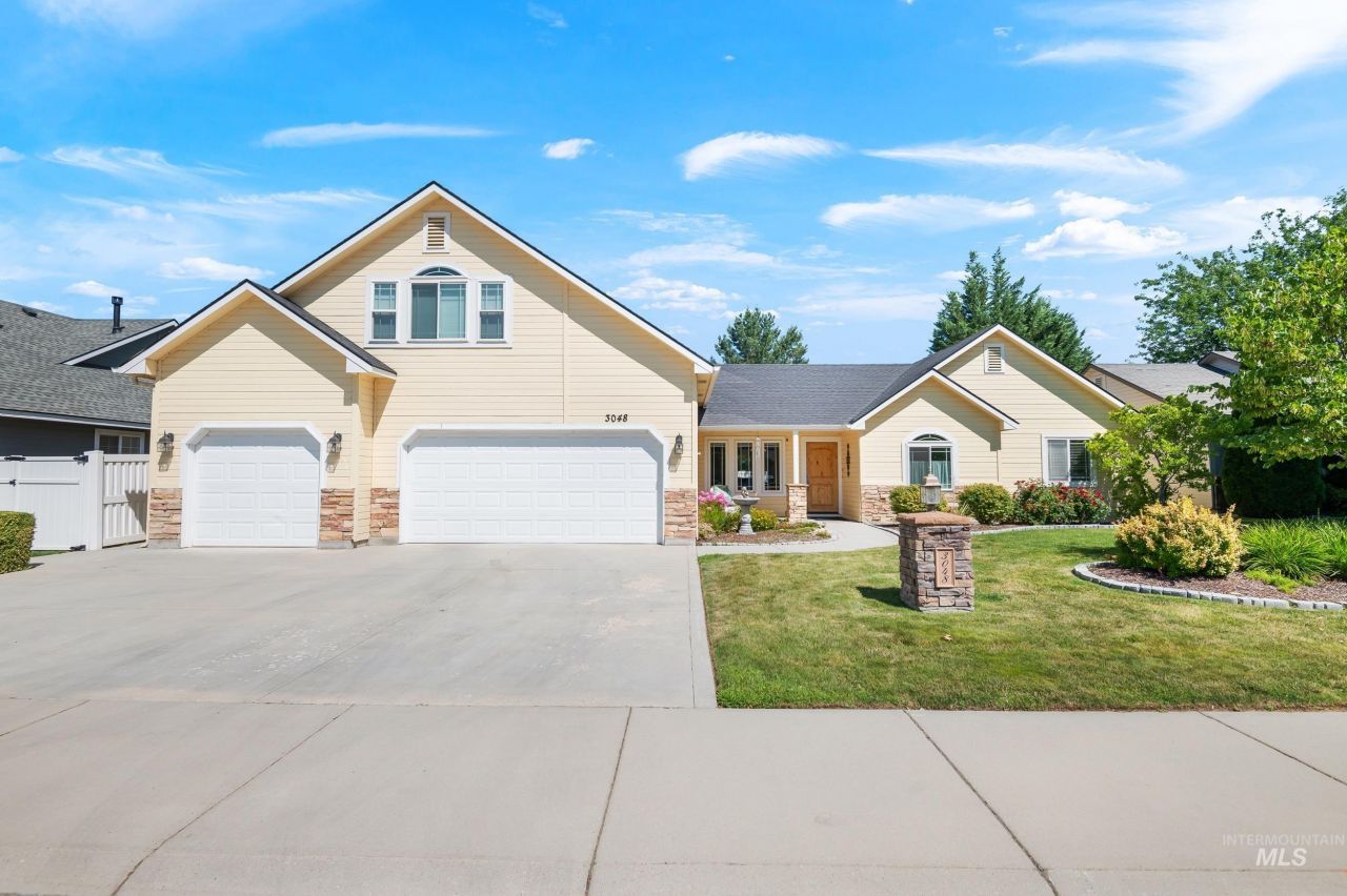 3048 N High Desert Way, Meridian, ID 83646 Main Photo