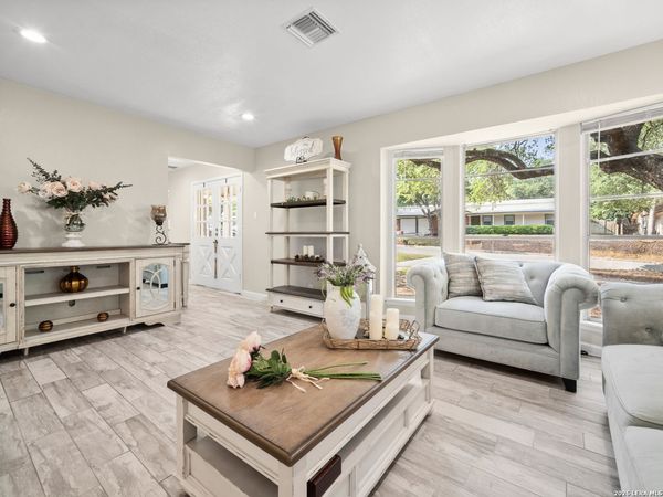 5302 Charter Oak, San Antonio, TX 78229