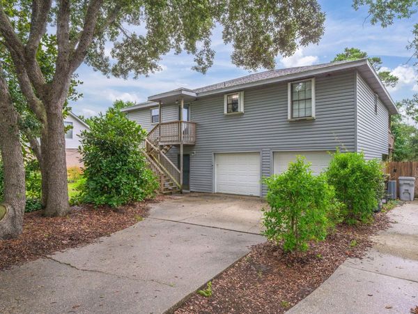 6913 Sea Shark Circle, Navarre, FL 32566