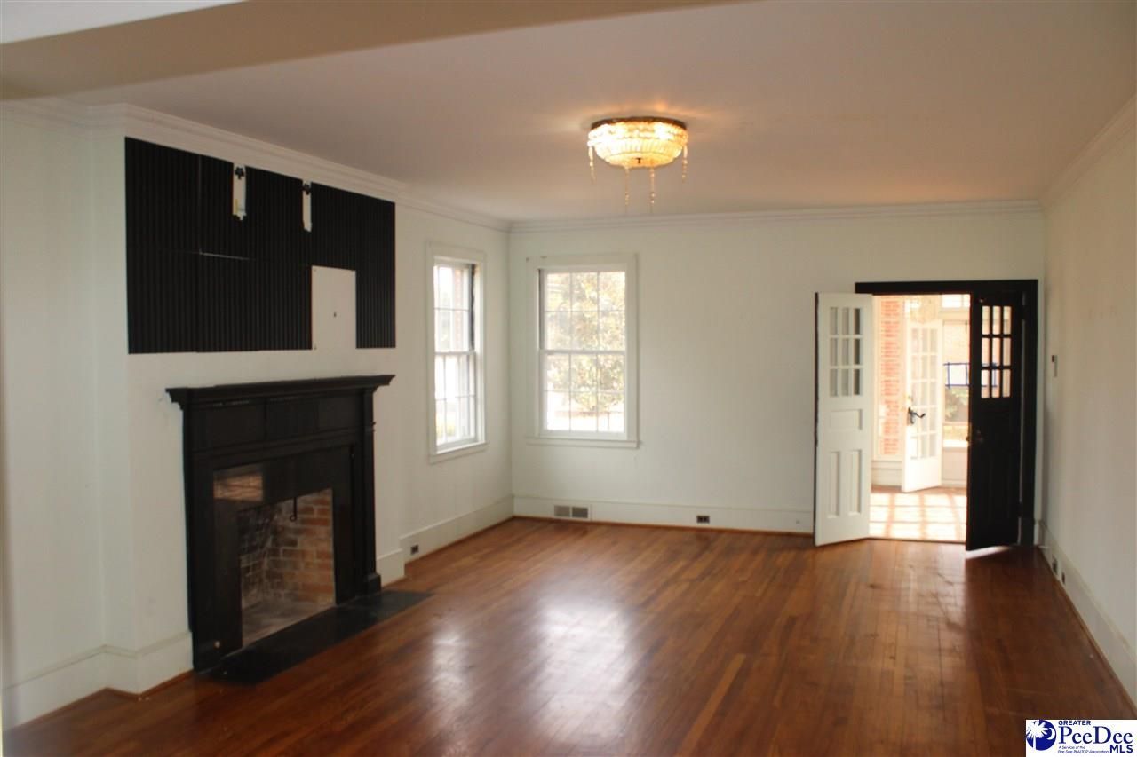 609 E Main St. Photo 14