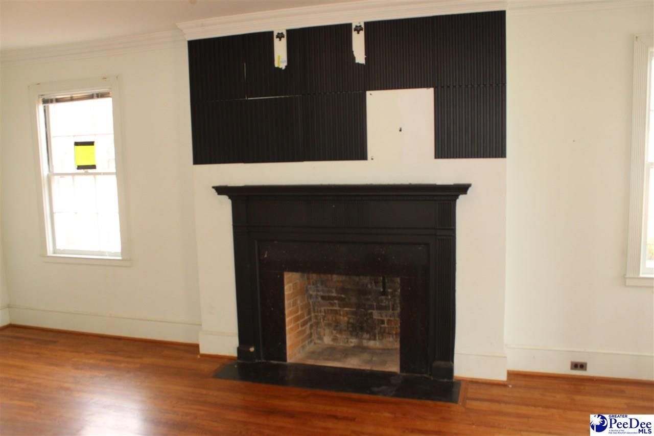 609 E Main St. Photo 15