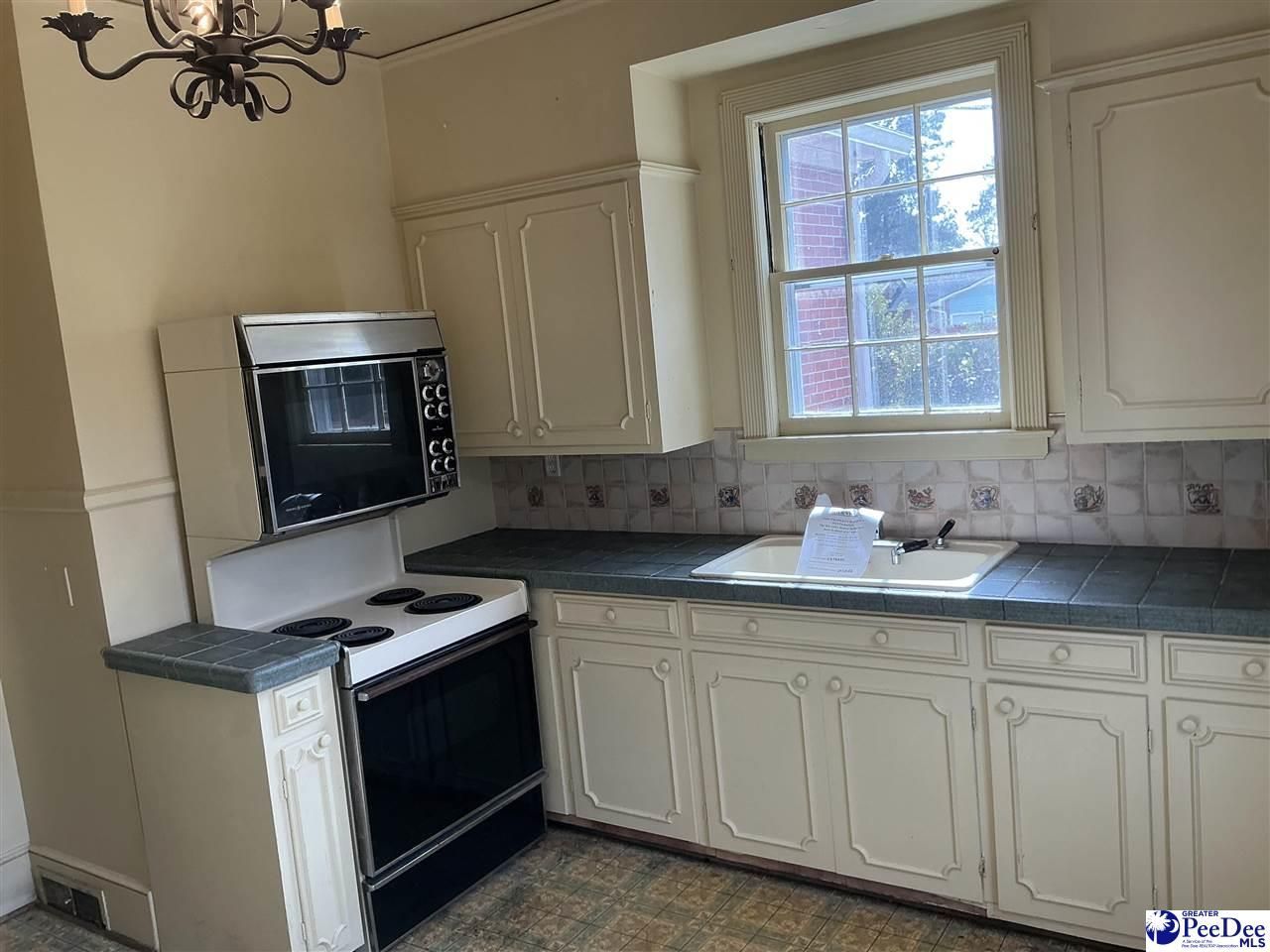 609 E Main St. Photo 19