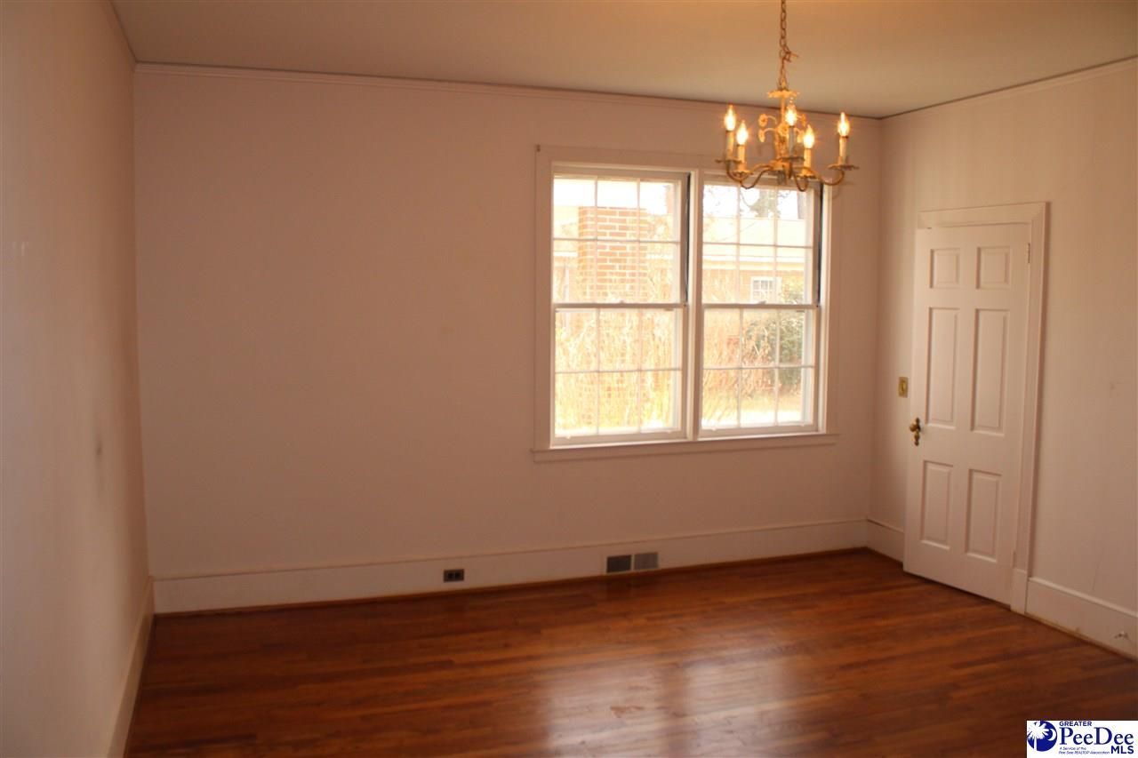 609 E Main St. Photo 20