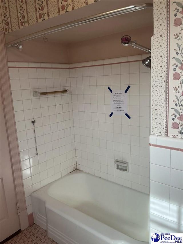 609 E Main St. Photo 25