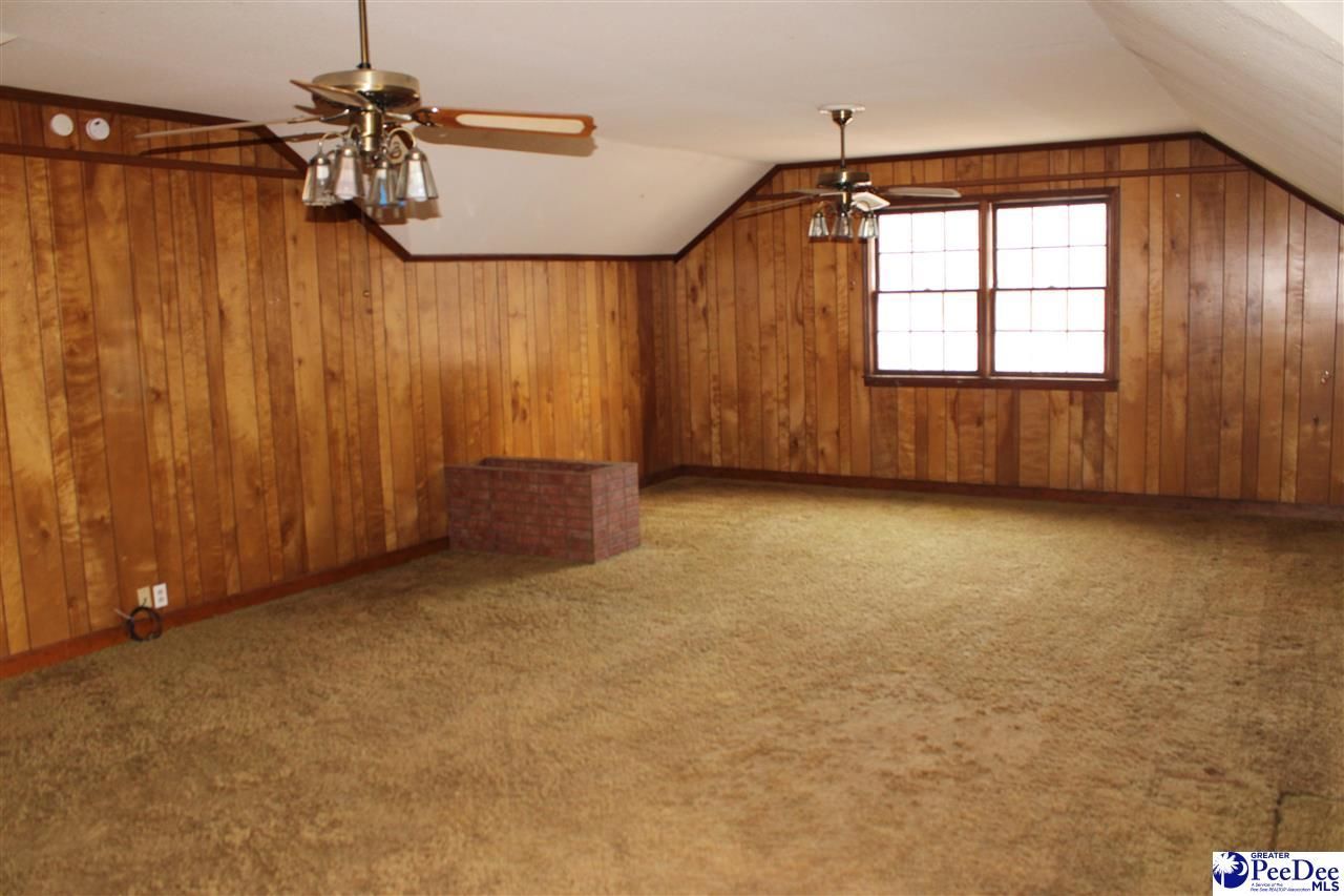 609 E Main St. Photo 27