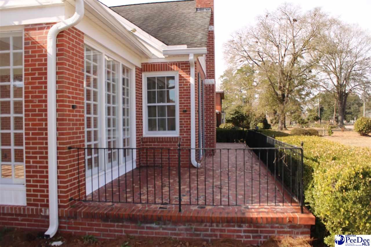 609 E Main St. Photo 6