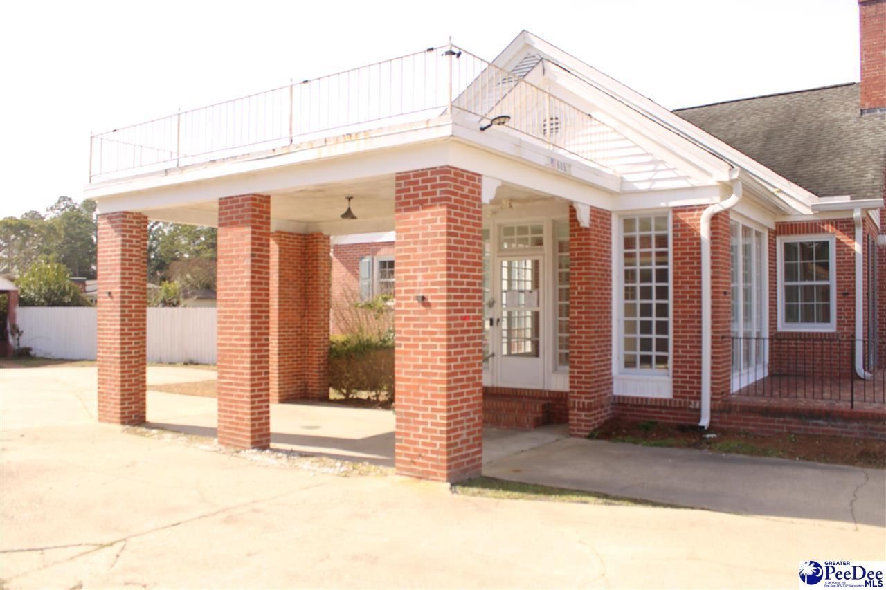 609 E Main St. Photo 7