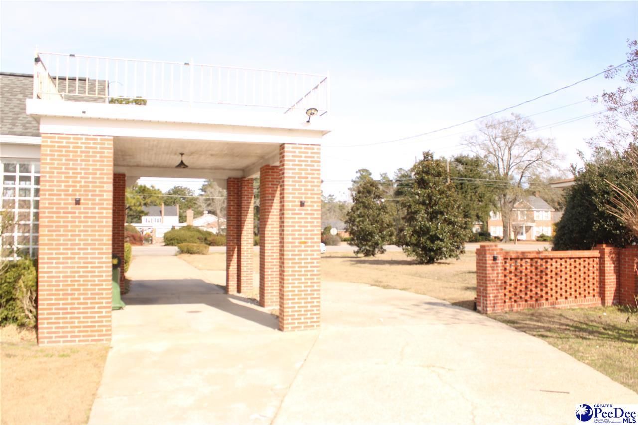 609 E Main St. Photo 8