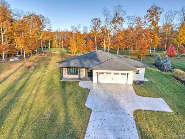 1522 N Country Club Drive, Hiawatha Twp, MI 49854
