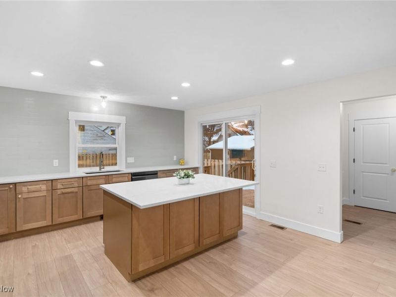 7421 Herman Avenue, Cleveland, OH 44102 Photo 17