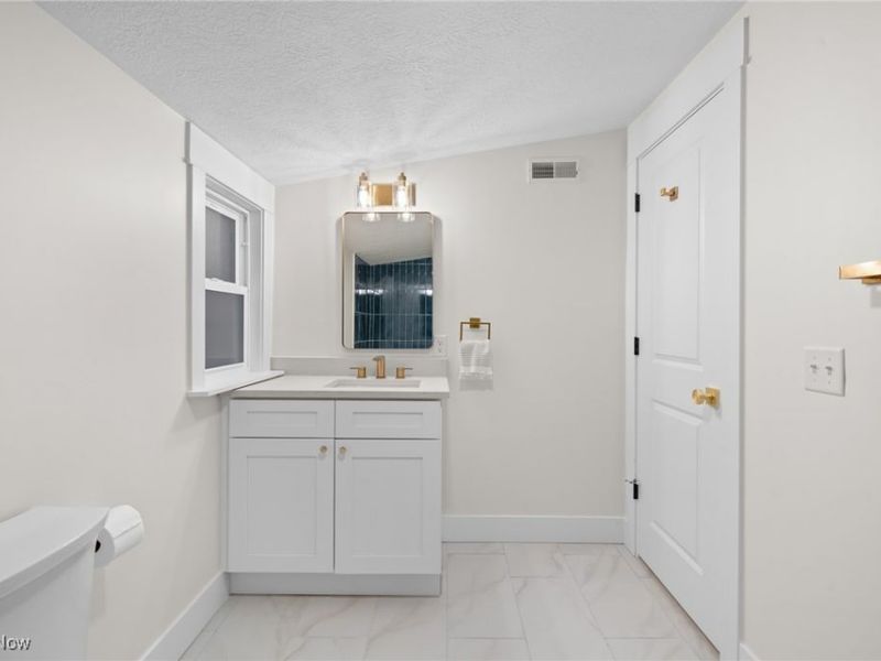 7421 Herman Avenue, Cleveland, OH 44102 Photo 40