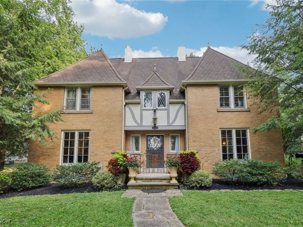 13104 Lake Shore Boulevard, Bratenahl, OH 44108