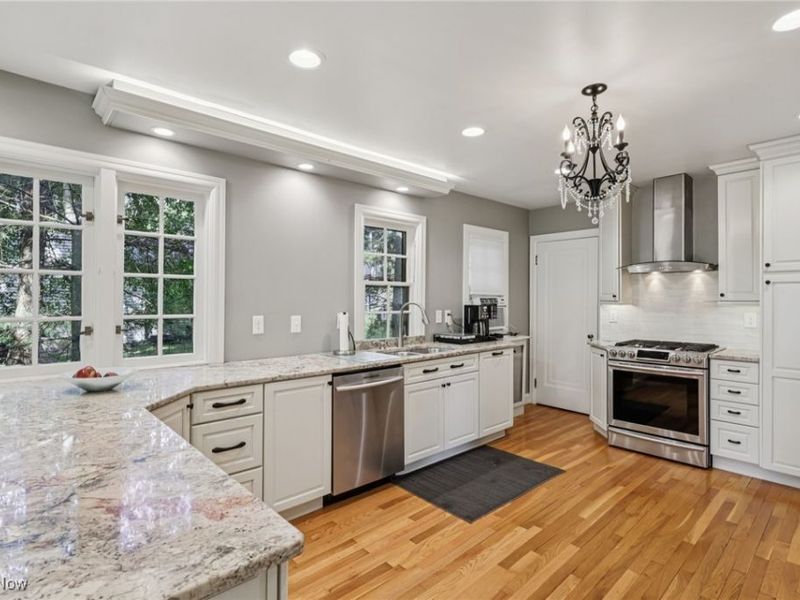 13104 Lake Shore Boulevard, Bratenahl, OH 44108 Photo 13