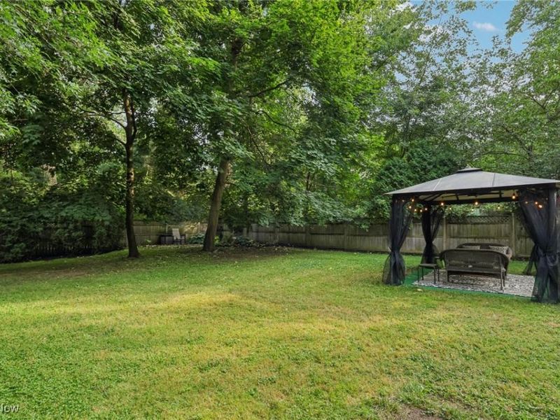 13104 Lake Shore Boulevard, Bratenahl, OH 44108 Photo 41