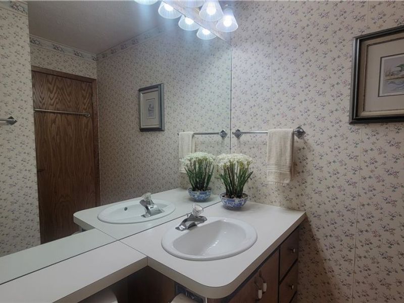 8665 Gatewood Drive, North Ridgeville, OH 44039 Photo 32