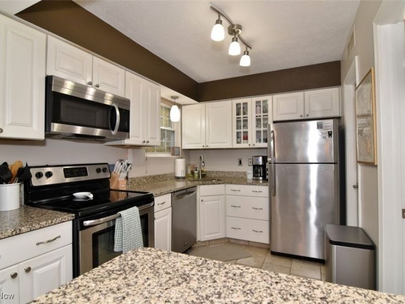 20996 Detroit Road, Unit 1, Rocky River, OH 44116 Photo 12