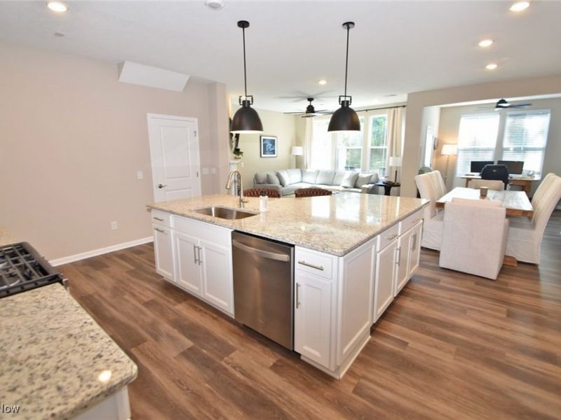 970-2 Memory Lane, Aurora, OH 44202 Photo 6