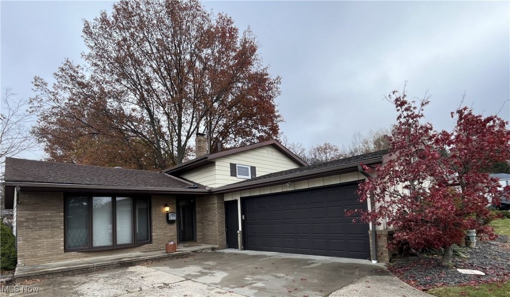 6425 Farmington Drive, Garfield Heights, OH 44125 Main Photo