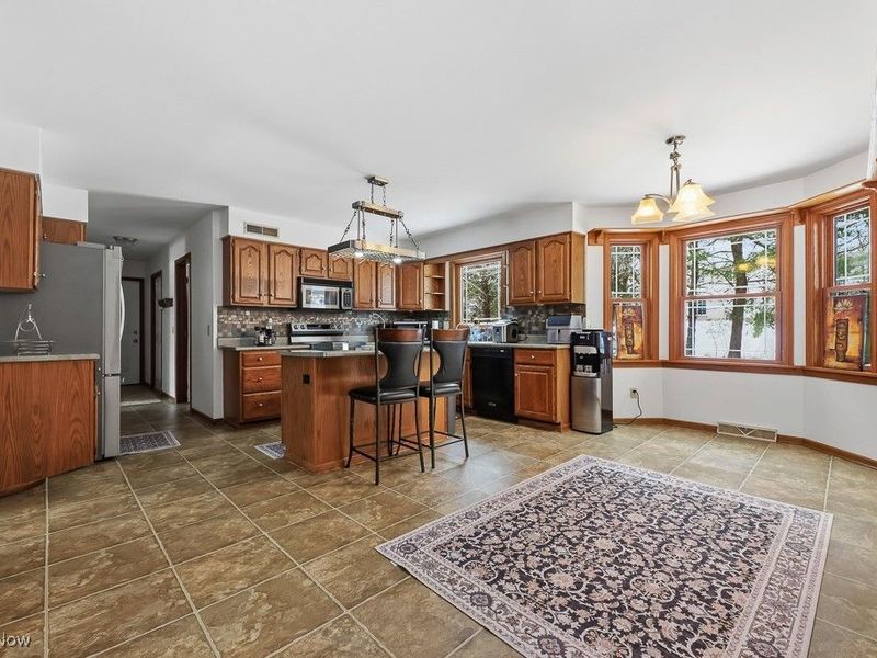 5411 Moss Wood Circle NE, Canton, OH 44705 Photo 12