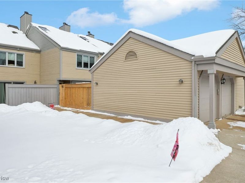 3201 Mariners Island Drive NW, Unit 3G, Canton, OH 44708 Photo 1