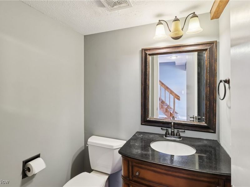 3201 Mariners Island Drive NW, Unit 3G, Canton, OH 44708 Photo 10