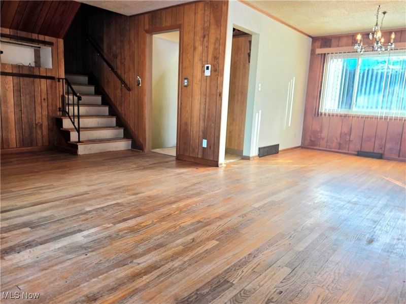 5507 Hollywood Drive, Parma, OH 44114 Photo 12