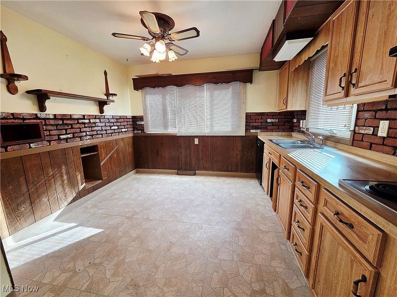 5507 Hollywood Drive, Parma, OH 44114 Photo 7