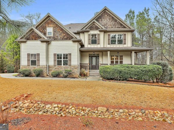 120 Meadow View Glen, Newnan, GA 30265