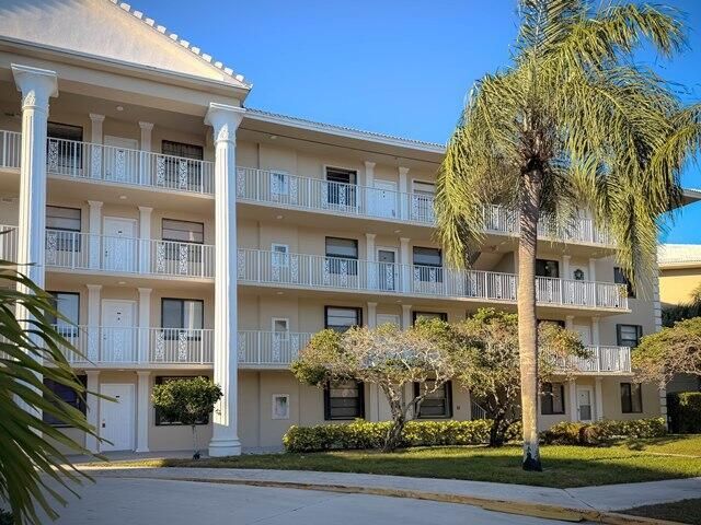 3501 Village Boulevard, Unit 405, West Palm Beach, FL 33409 Photo