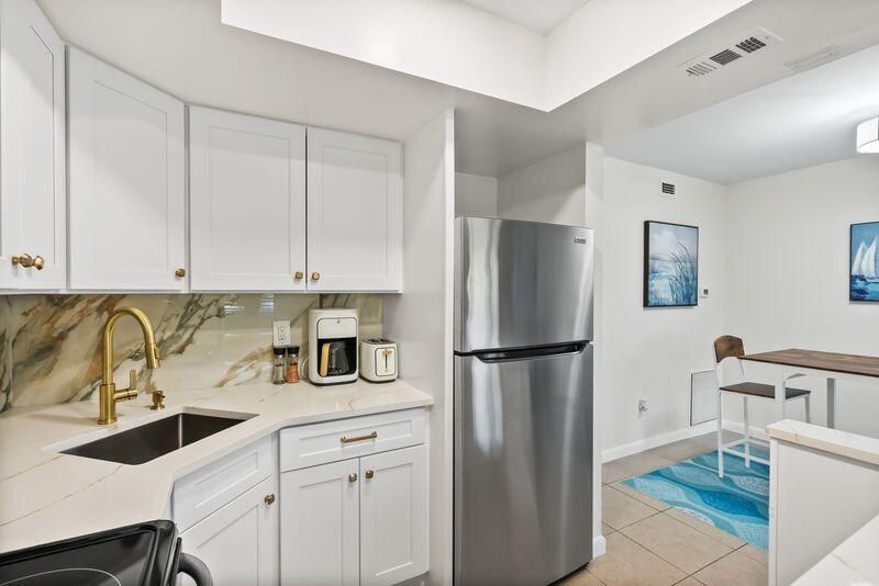 2319 Tamarind Drive, Unit 102, Fort Pierce, FL 34949 Photo