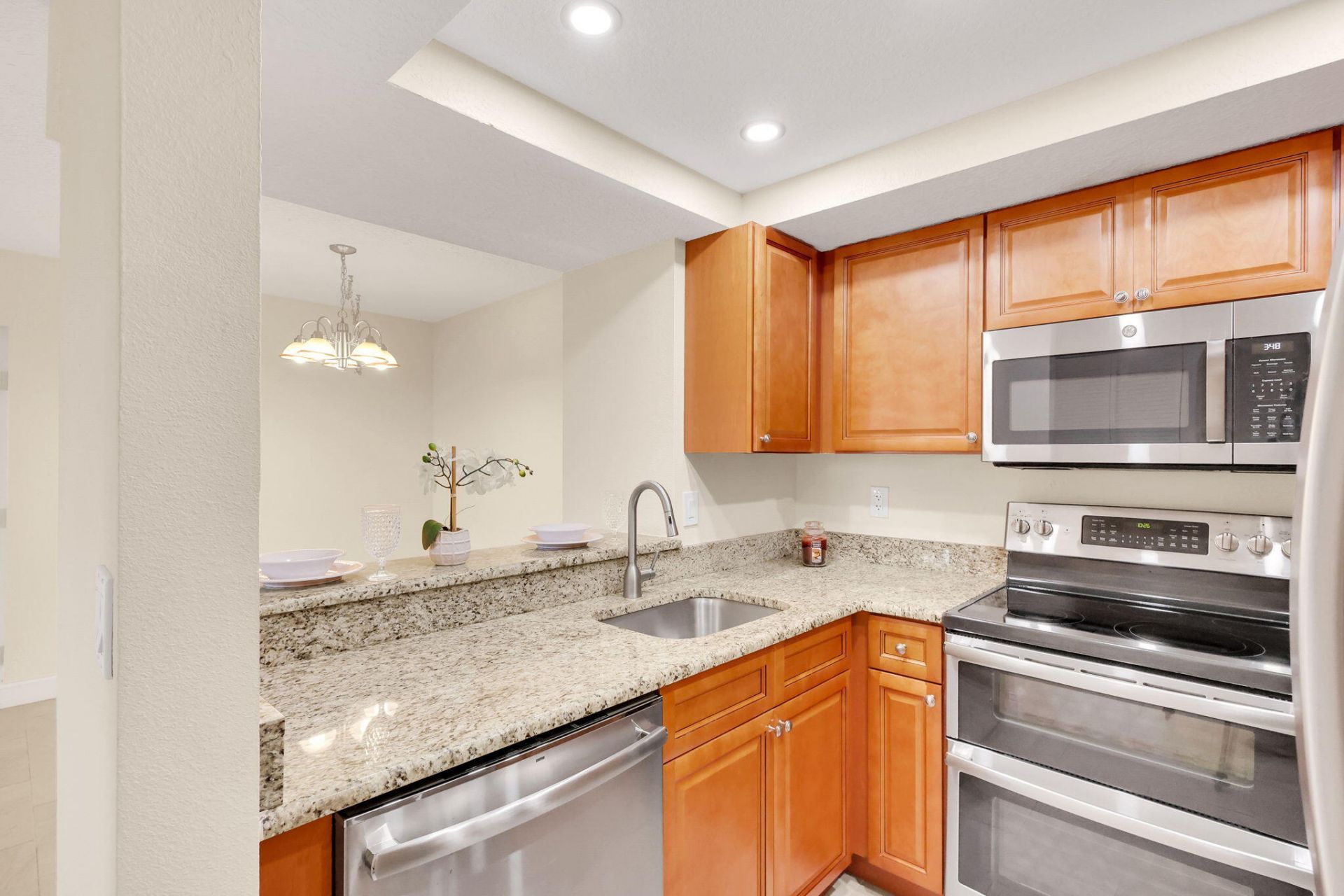 1558 SE Royal Green Circle, Unit 101, Port Saint Lucie, FL 34952 Photo