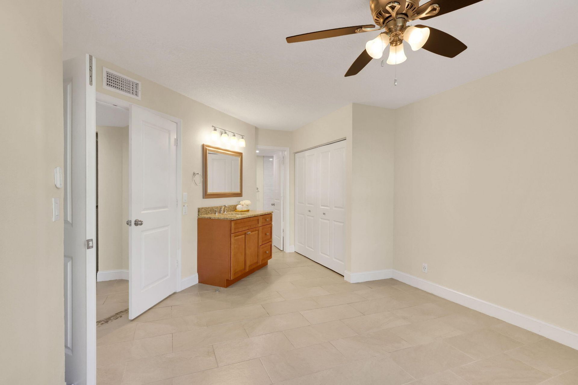 1558 SE Royal Green Circle, Unit 101, Port Saint Lucie, FL 34952 Photo