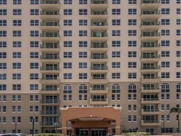 2080 S Ocean Drive, Unit Ph8, Hallandale Beach, FL 33009