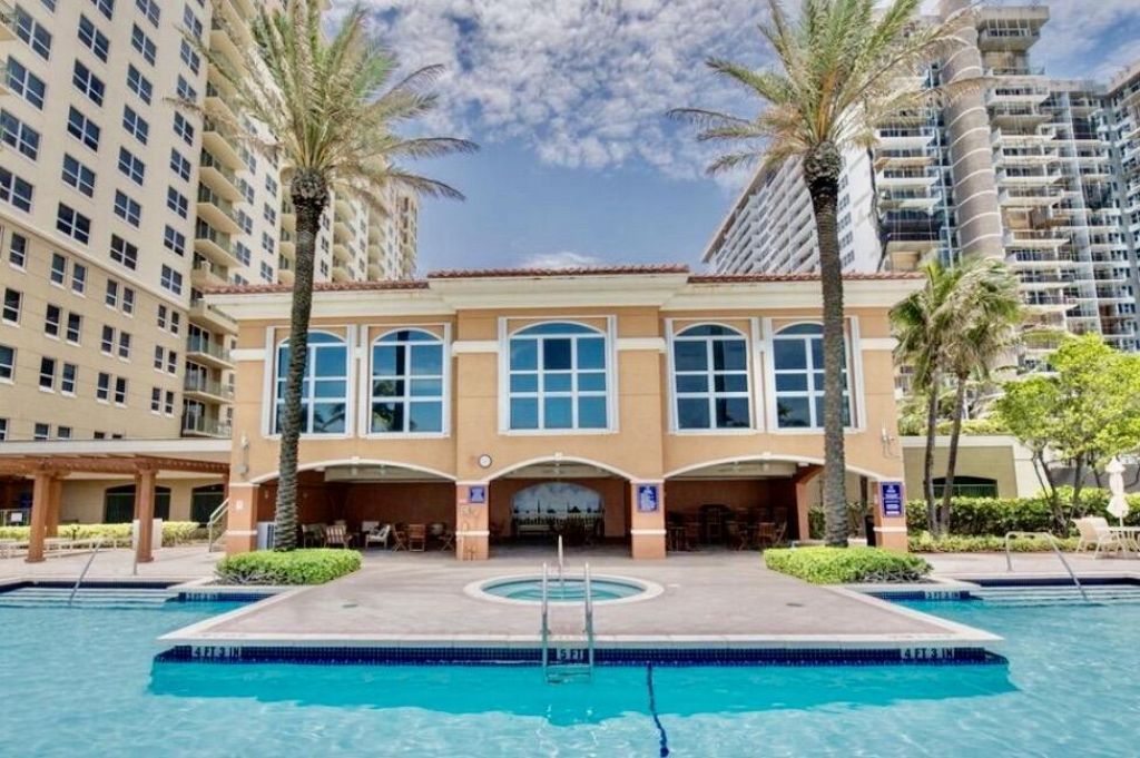 2080 S Ocean Drive, Unit Ph8, Hallandale Beach, FL 33009 Photo