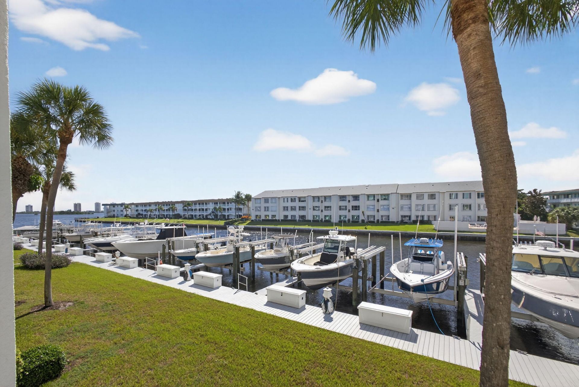 104 Paradise Harbour Boulevard, Unit 203, North Palm Beach, FL 33408 Photo