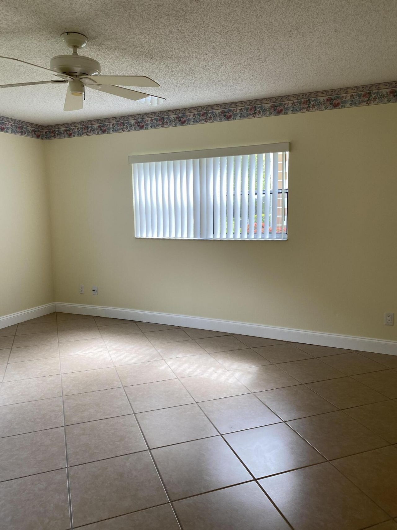 533 S Lakes End Drive, Unit 1, Fort Pierce, FL 34982 Photo