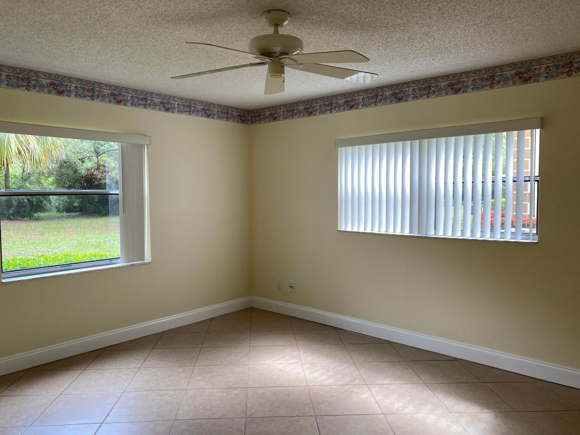 533 S Lakes End Drive, Unit 1, Fort Pierce, FL 34982 Photo
