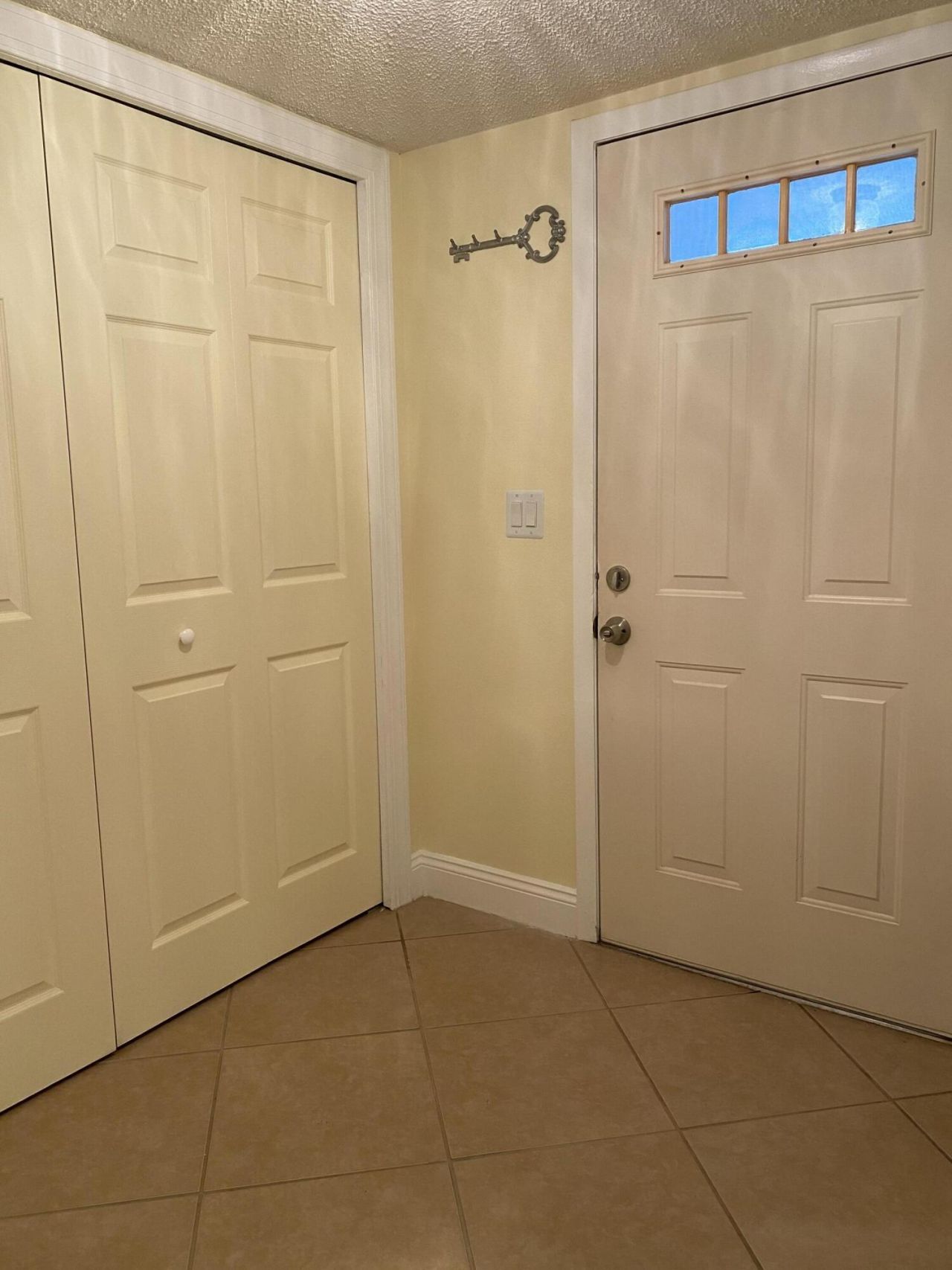 533 S Lakes End Drive, Unit 1, Fort Pierce, FL 34982 Photo