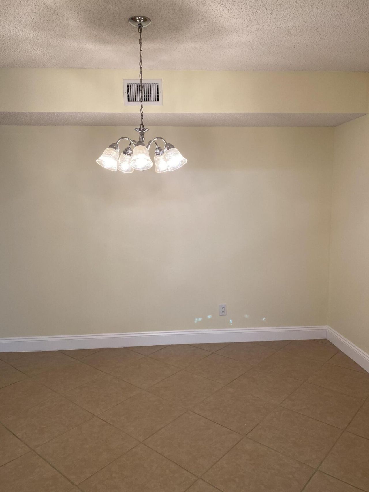 533 S Lakes End Drive, Unit 1, Fort Pierce, FL 34982 Photo