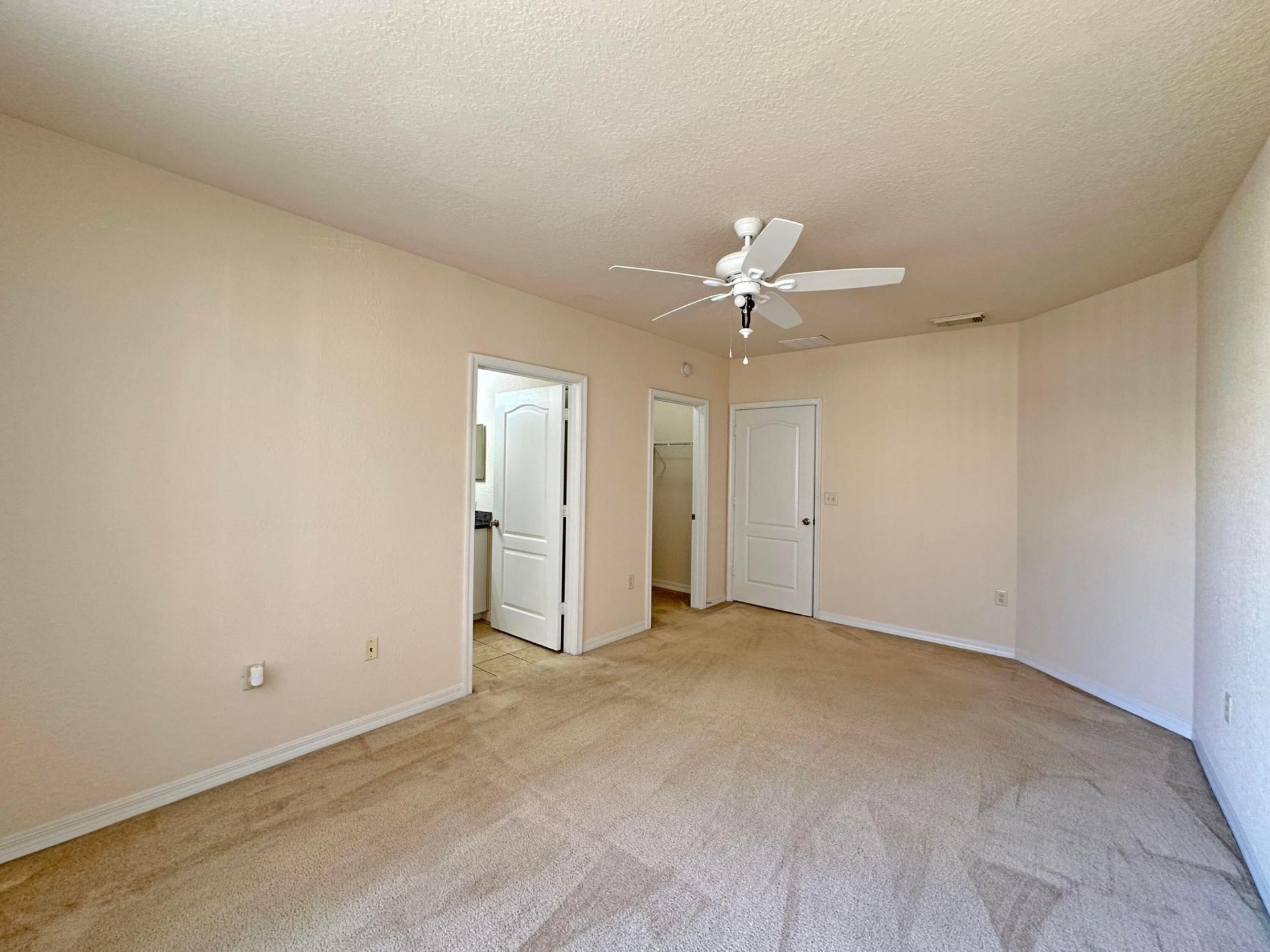 154 SW Peacock Boulevard, Unit 28-205, Port Saint Lucie, FL 34986 Photo