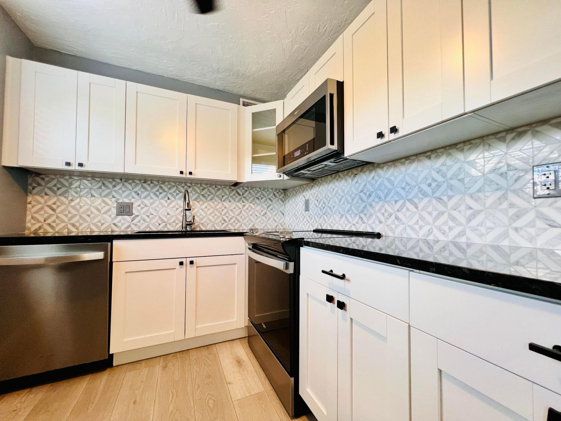 260 Dorchester K, West Palm Beach, FL 33417 Main Photo