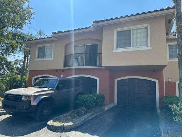 4197 N Haverhill Road, Unit 215, West Palm Beach, FL 33417