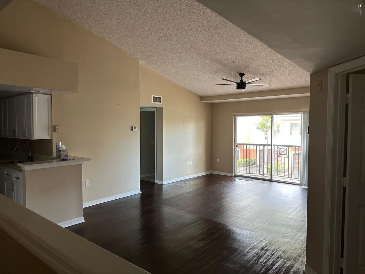 4197 N Haverhill Road, Unit 215, West Palm Beach, FL 33417 Photo